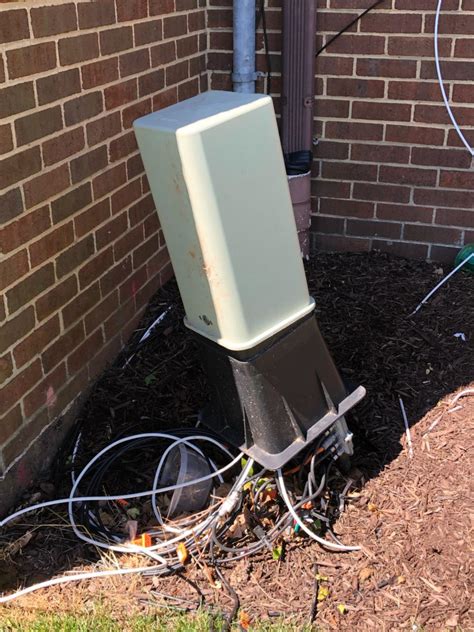 open comcast junction box|open cable box outside house.